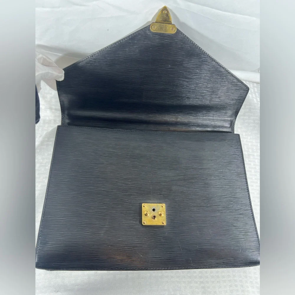 3040: Louis Vuitton Epi Serviette Fermoir Briefcase Black